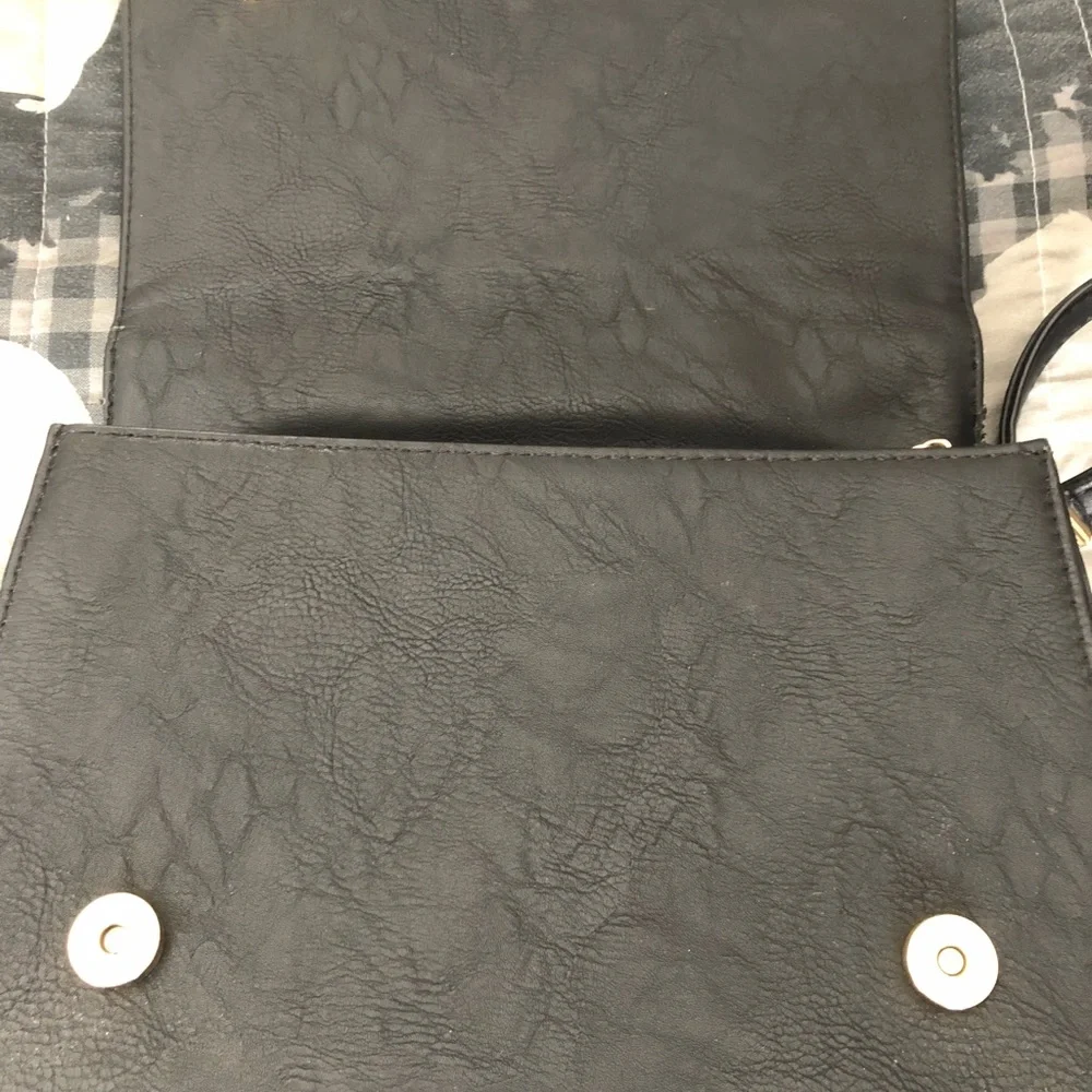 Purse - Picture 3 of 3